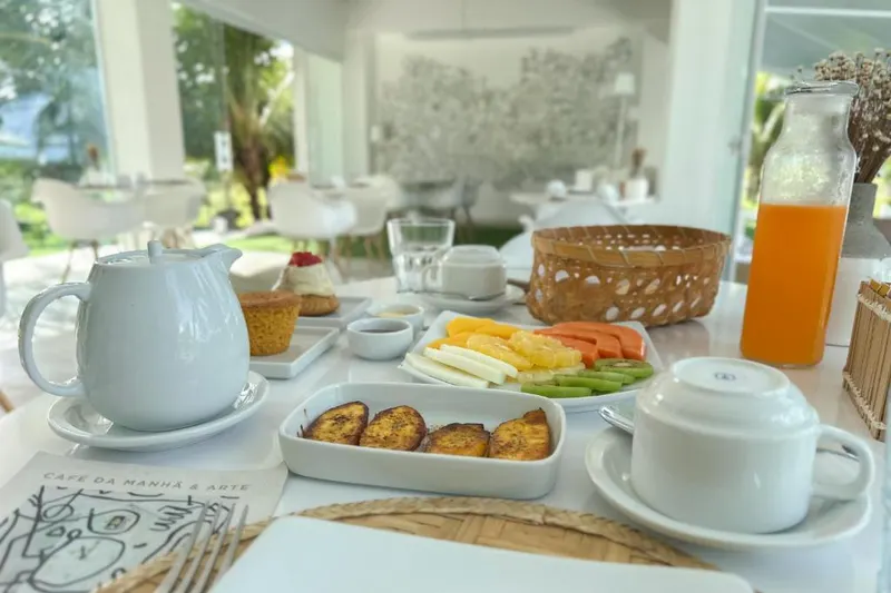 Café da manhã servido no Árvo Boutique Hotel, em Maragogi