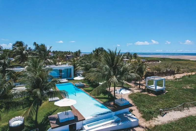 Piscina do hotel