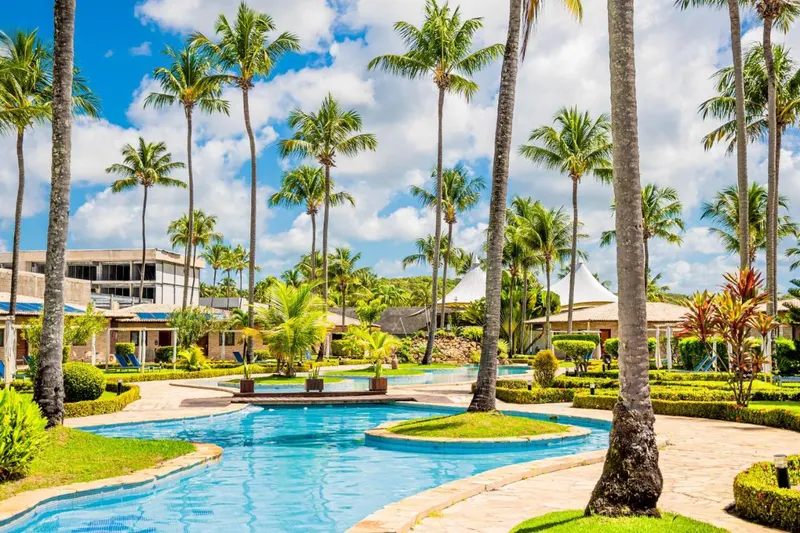 Piscina do resort