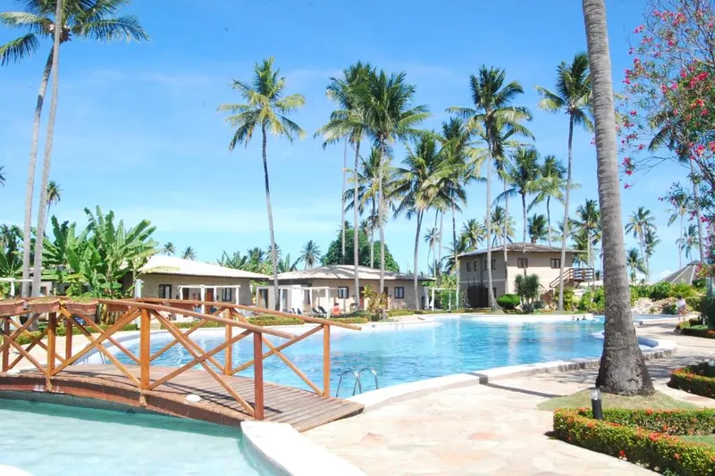 Piscina do resort