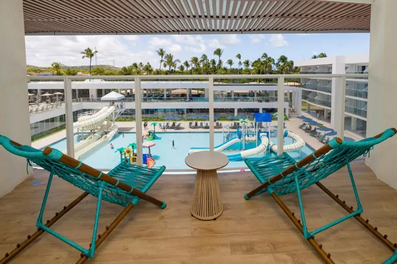 Piscina do resort