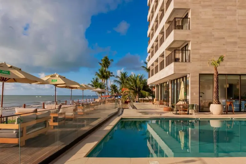 Piscina do hotel