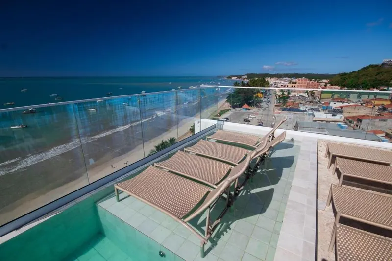 Piscina do hotel