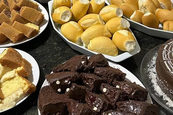 Café da manhã e refeições da pousada