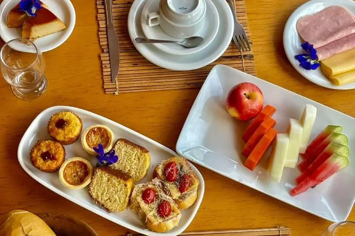 Café da manhã e refeições da pousada