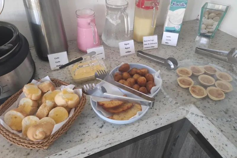 Café da manhã e refeições da pousada