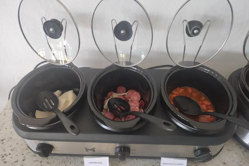 Café da manhã e refeições da pousada