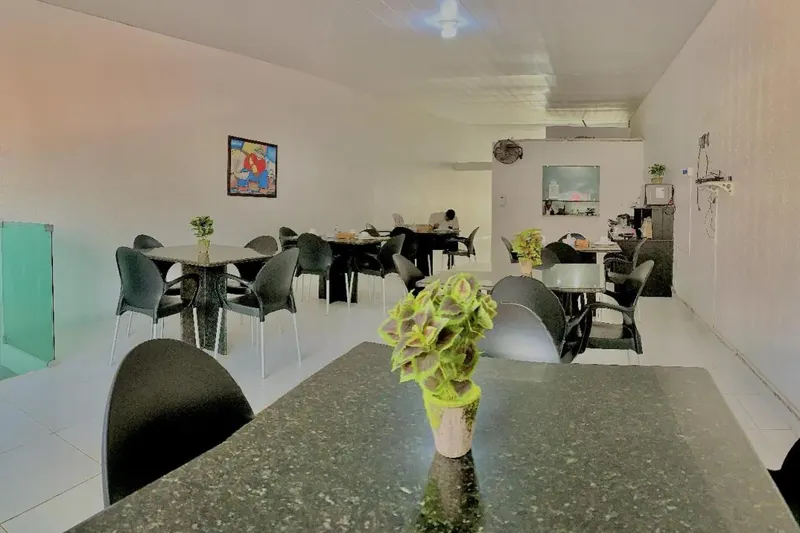 Café da manhã e refeições da pousada