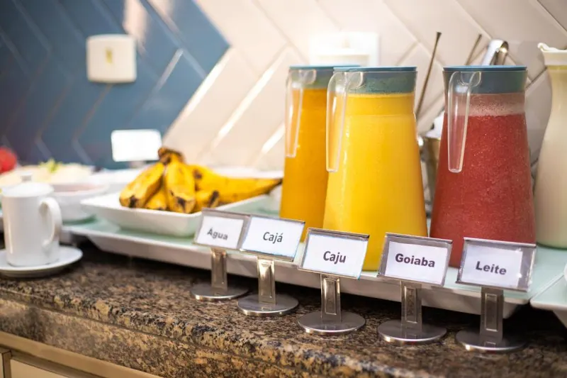 Café da manhã e refeições da pousada