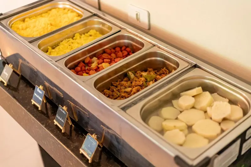 Café da manhã e refeições da pousada