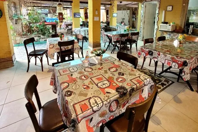Café da manhã e refeições da pousada