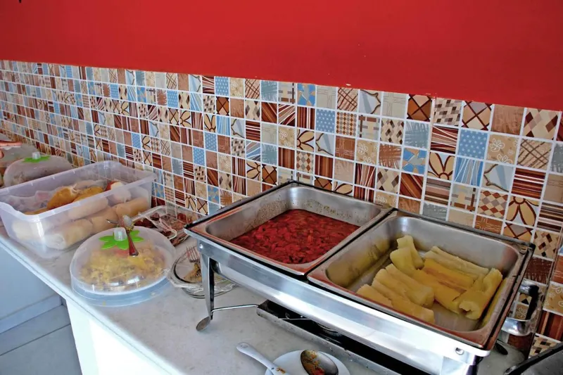 Café da manhã e refeições da pousada