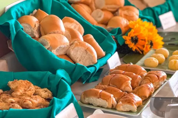 Café da manhã e refeições da pousada