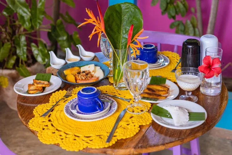 Café da manhã e refeições da pousada