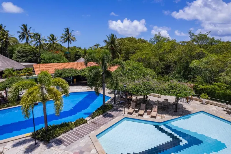 Piscina do resort