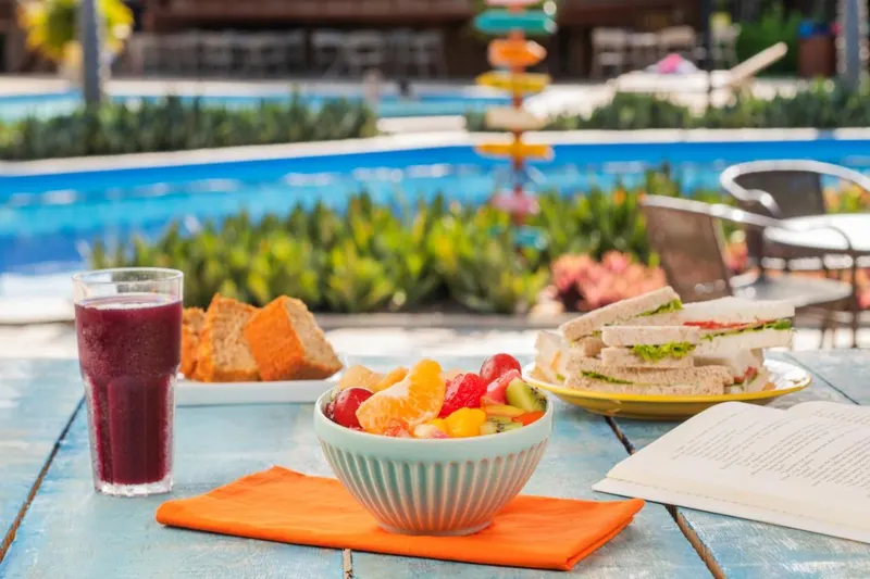 Café da manhã e refeições do resort